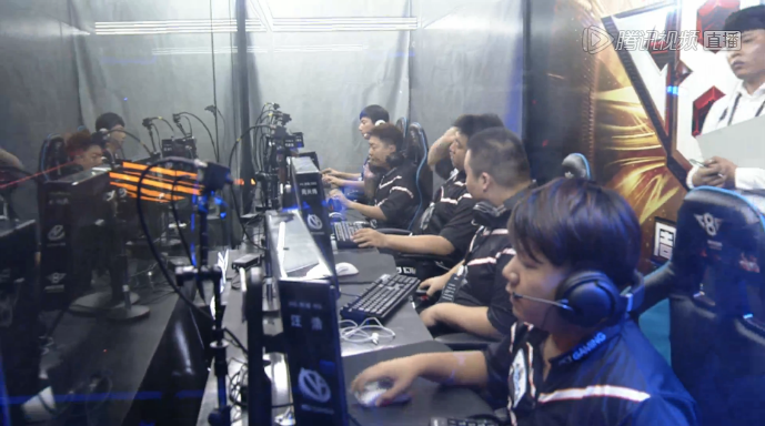 从LPL倒数第一变成常规赛第一 V5老板发文庆祝：剧本都不敢这么写