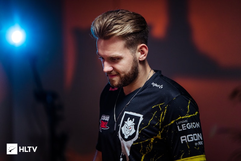 EDG赛前返图：赛前聚餐